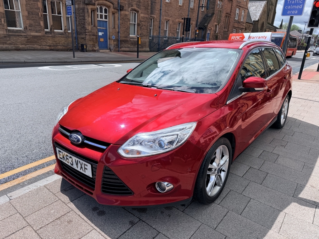 Ford Focus 1.6 Titanium X Tdci EK63VXF Red #3