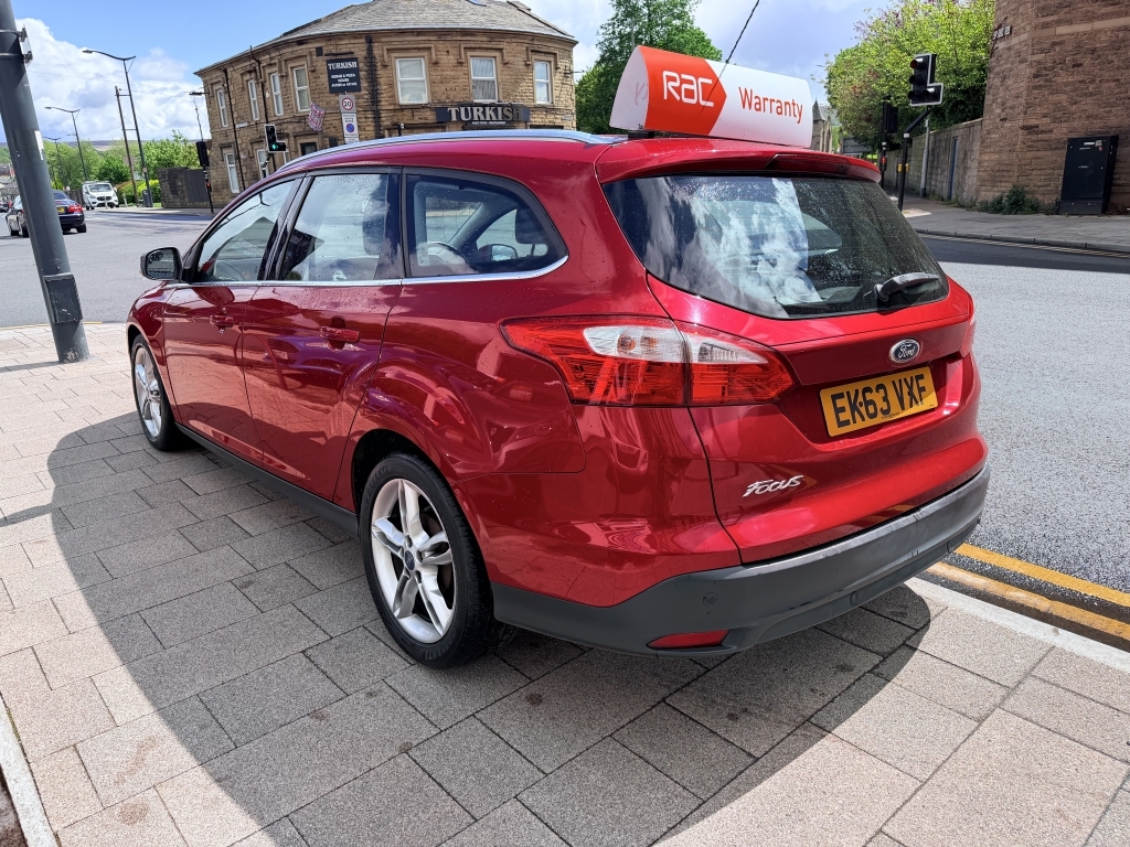 Ford Focus 1.6 Titanium X Tdci EK63VXF Red #6