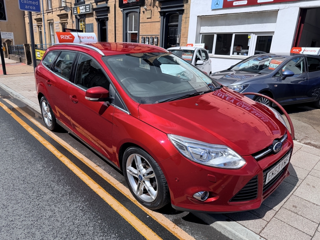 Ford Focus 1.6 Titanium X Tdci EK63VXF Red #5