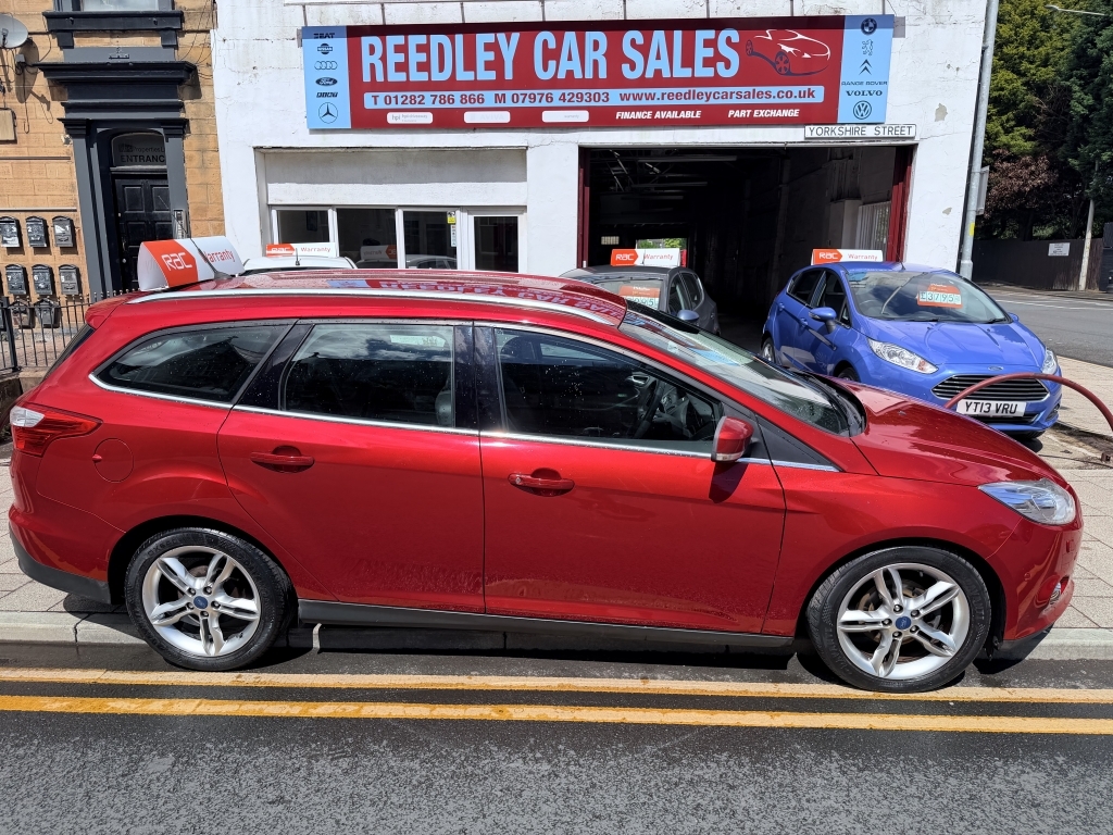 Ford Focus 1.6 Titanium X Tdci Red