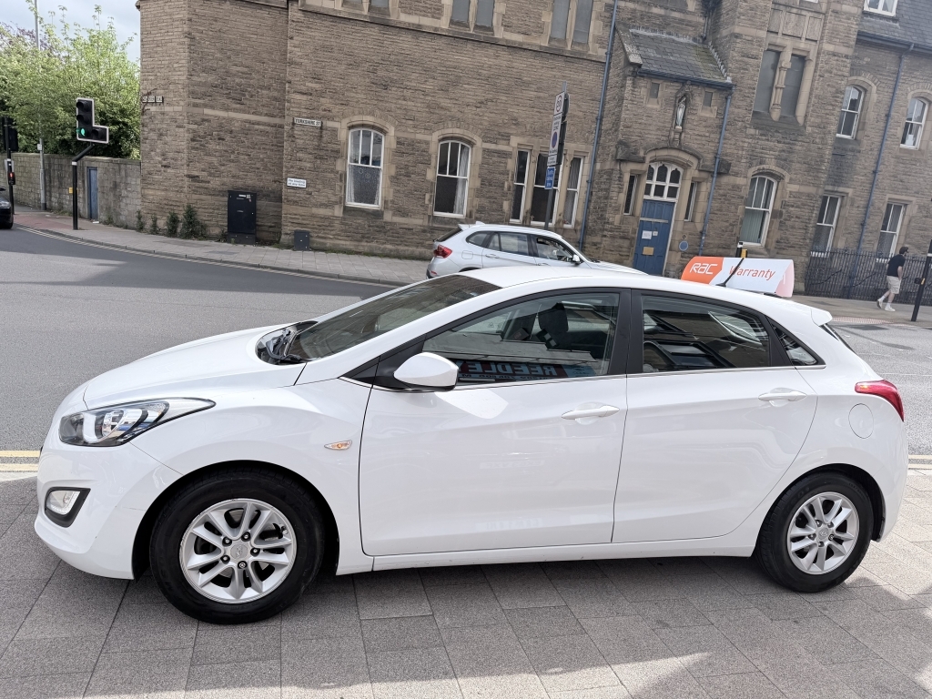 Hyundai I30 1.6 Crdi Se Blue Drive BL66UWV White #6