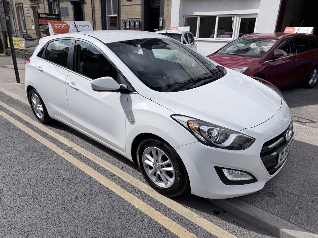 Hyundai I30 1.6 Crdi Se Blue Drive BL66UWV White #5