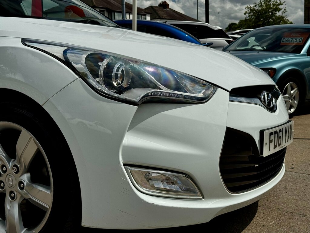 Hyundai Veloster White #28