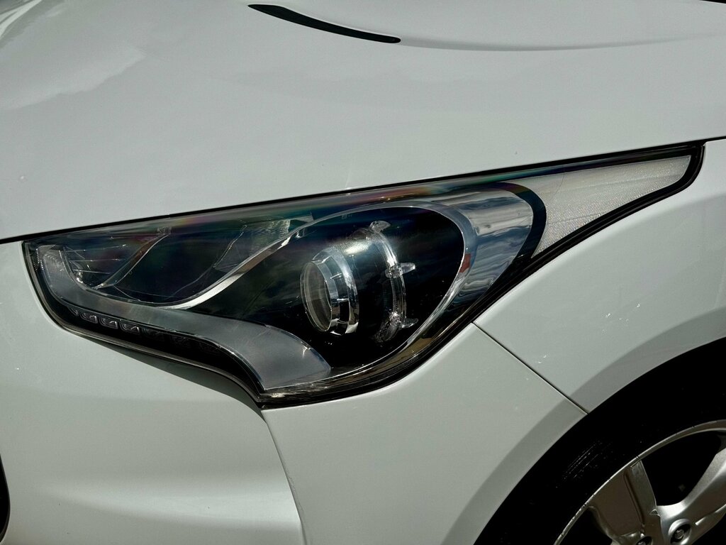 Hyundai Veloster White #24