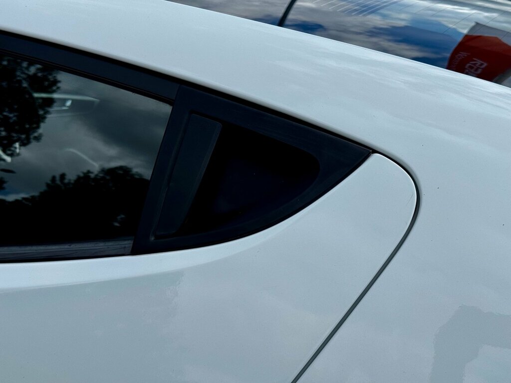 Hyundai Veloster White #75