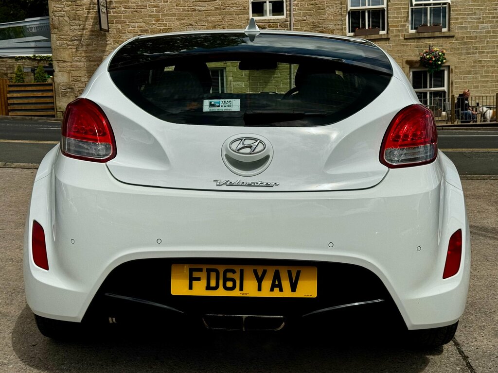 Hyundai Veloster White #56