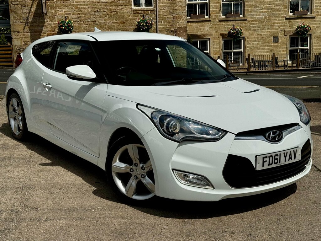 Hyundai Veloster White #29