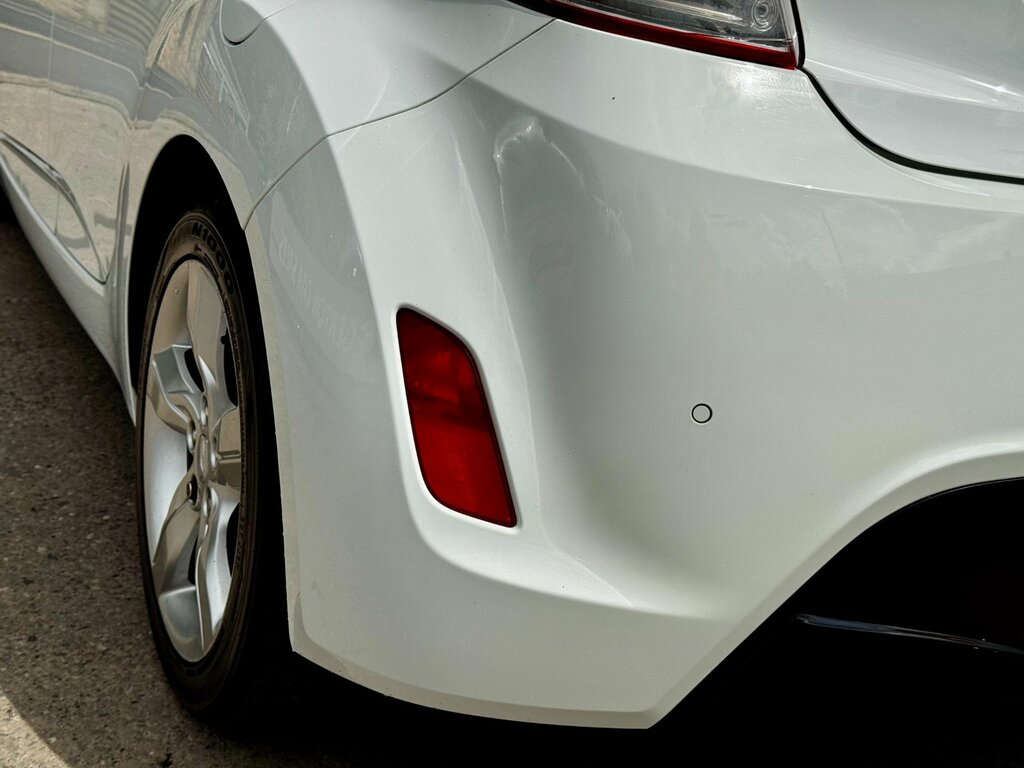 Hyundai Veloster White #59