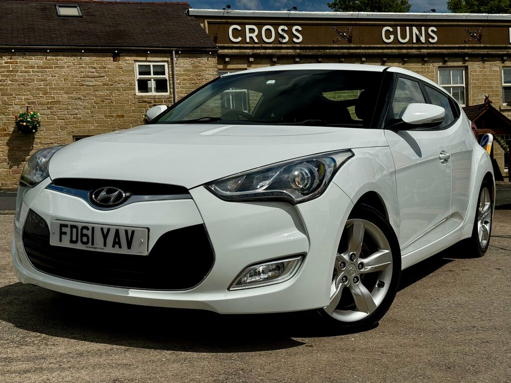 Hyundai Veloster White #19