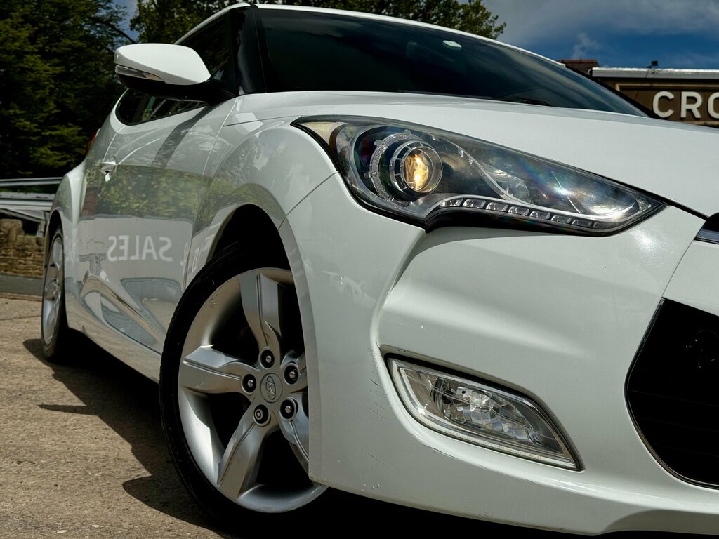 Hyundai Veloster White #35