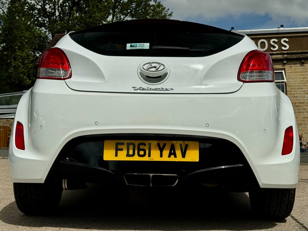 Hyundai Veloster White #61