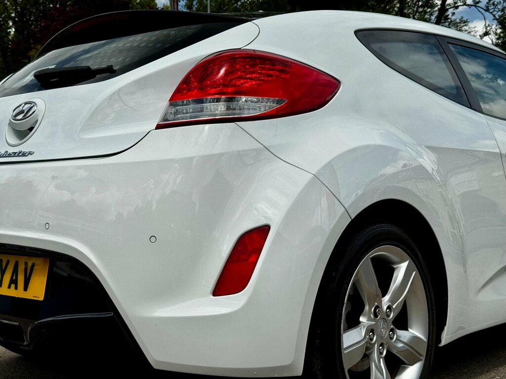 Hyundai Veloster White #52