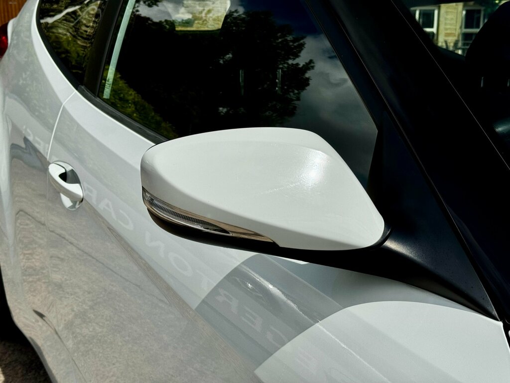 Hyundai Veloster White #34