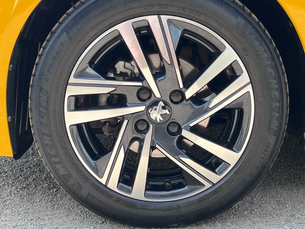 Peugeot 208 1.2 Puretech Active Premium Hatchback BL23UBF  #4