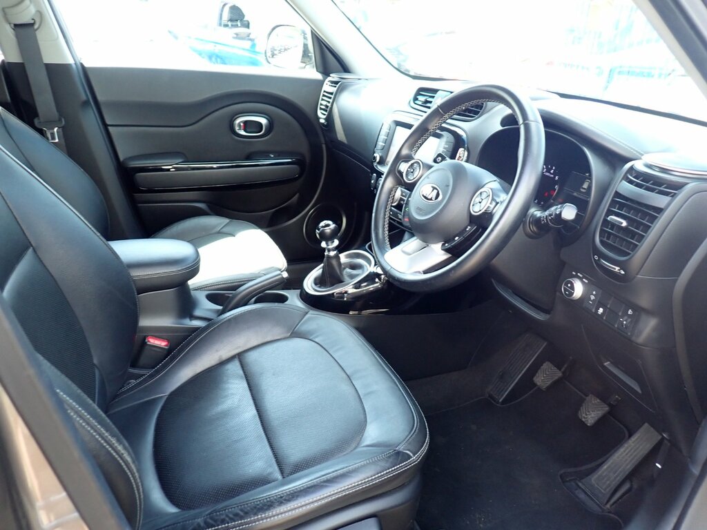 Kia Soul 1.6 Crdi 3 Suv Euro 6 134 Bhp Silver #3