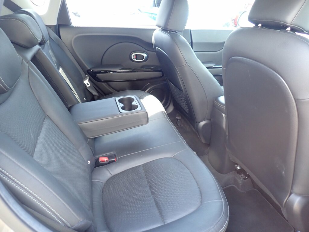 Kia Soul 1.6 Crdi 3 Suv Euro 6 134 Bhp Silver #4
