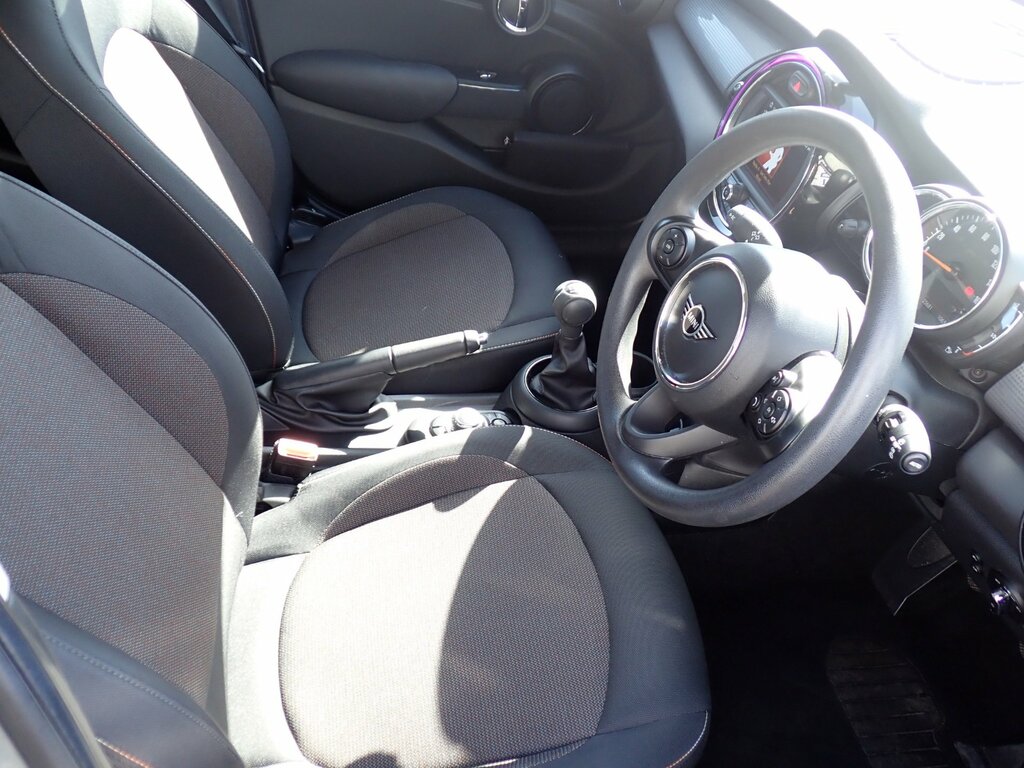 Mini Hatch 1.5 Cooper Classic Hatchback Eur LV69GRU Grey #3