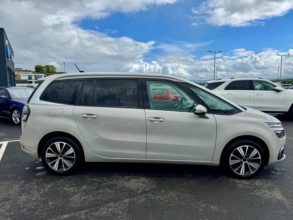 Citroen Grand C4 Picasso 1.6 Bluehdi Flair KT18DXS Beige #2