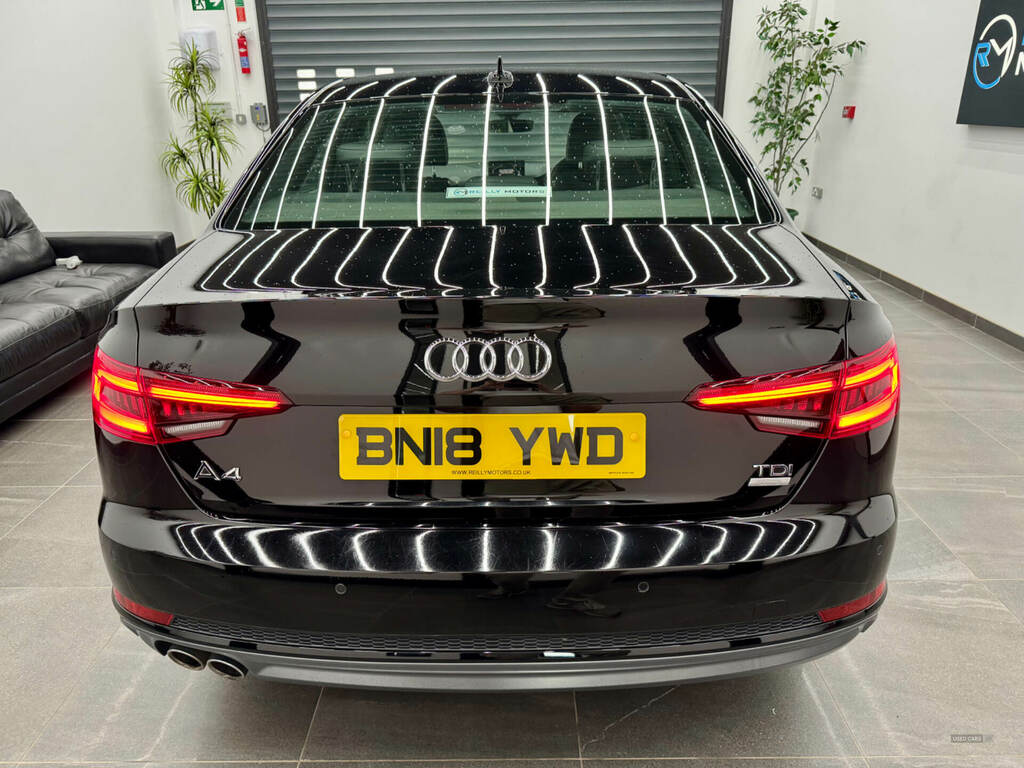 Audi A4 2.0 Tdi Ultra 190 Black #4