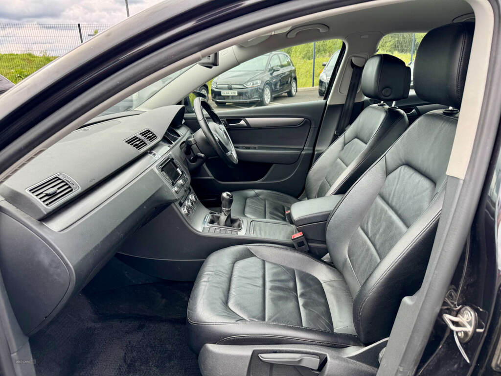 Volkswagen Passat 2.0 Tdi Bluemotion Tech Black #4
