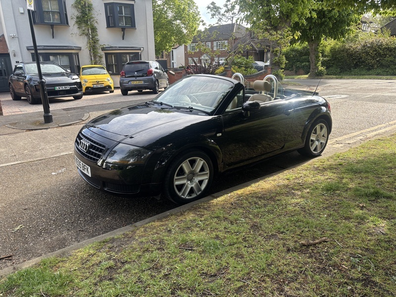 Audi TT Roadster 150 RE05BFK Black #4