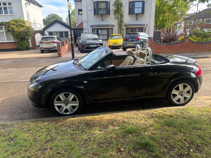 Audi TT Roadster 150 RE05BFK Black #5