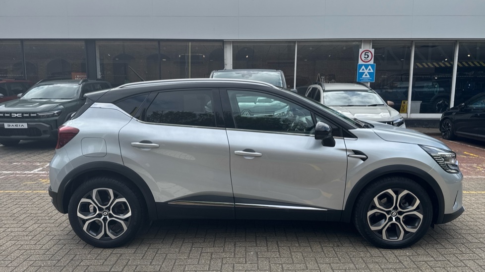 Renault Captur Renault Captur 1.6 E-tech Phev 160 S Edition A BG71PBV Black #2
