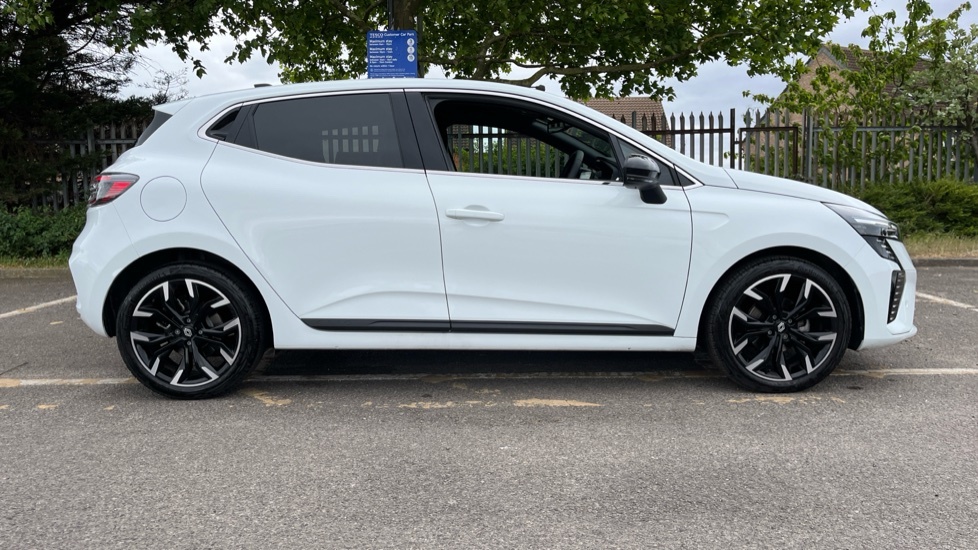 Renault Clio Clio Hatchback 1.0 Tce 90 Techno EJ75YVG White #2