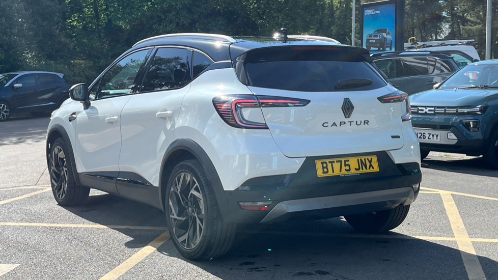 Renault Captur Renault Captur 1.8 E-tech Full Hybrid 160 Esprit A BT75JNX White #3