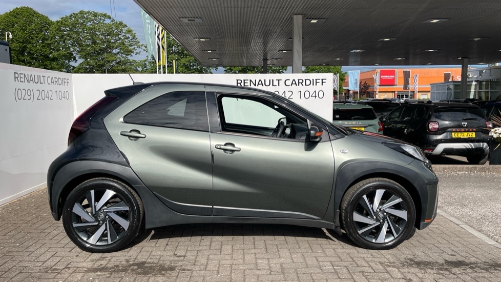 Toyota Aygo X Enter Car Description MK72KUB Green #2