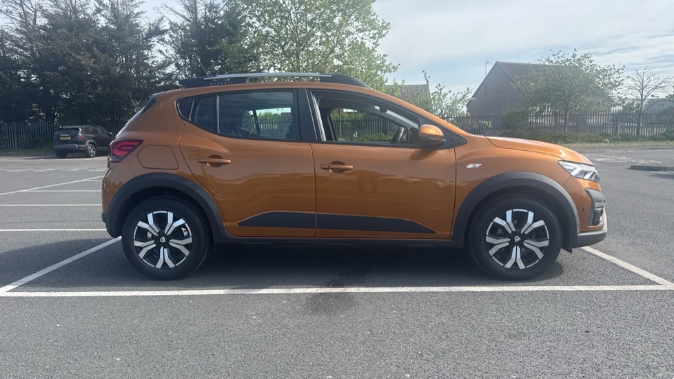 Dacia Sandero Stepway Dacia Sandero Stepway 1.0 Tce Prestige Cvt FT21CYF Orange #2