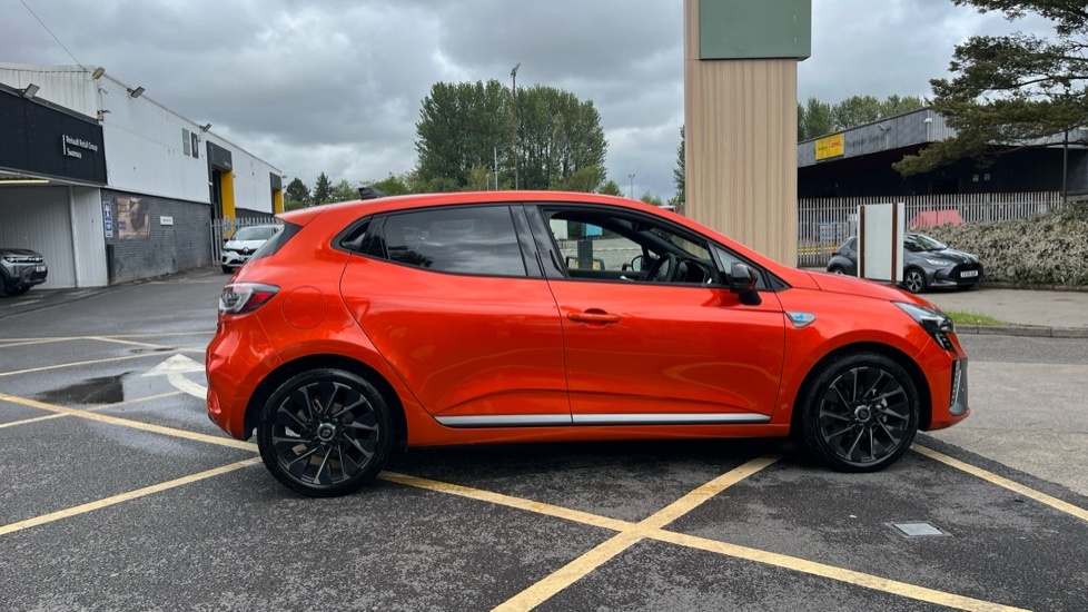 Renault Clio Renault Clio 1.6 E-tech Full Hybrid 145 Esprit Alp BL75LWV Orange #2