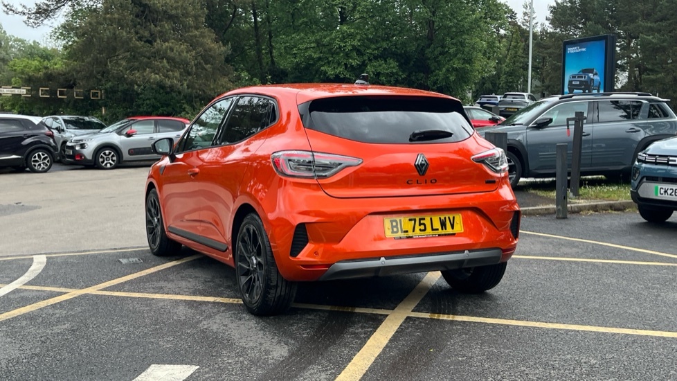 Renault Clio Renault Clio 1.6 E-tech Full Hybrid 145 Esprit Alp BL75LWV Orange #3