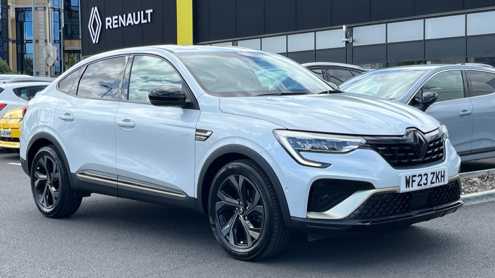 Renault Arkana Renault Arkana 1.6 E-tech Hybrid 145 Engineered White