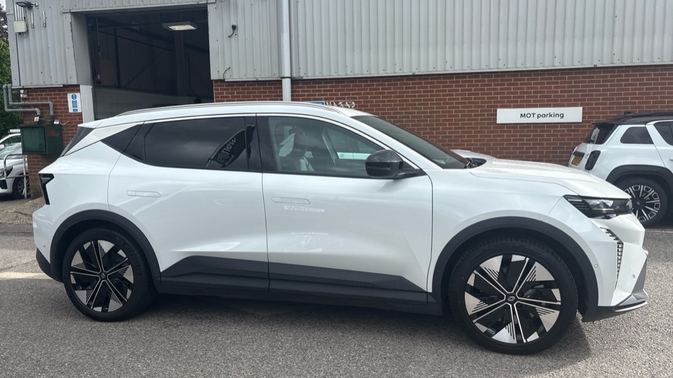 Renault Scenic Renault Scenic E-tech 160Kw Techno 87Kwh Long Rang BL25DCO White #2