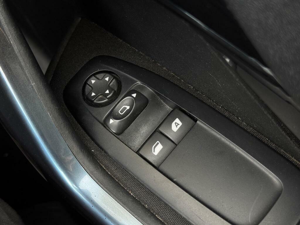 Peugeot 208 Hatchback 1.4 Vti Allure Euro 5 201212 Pink #30