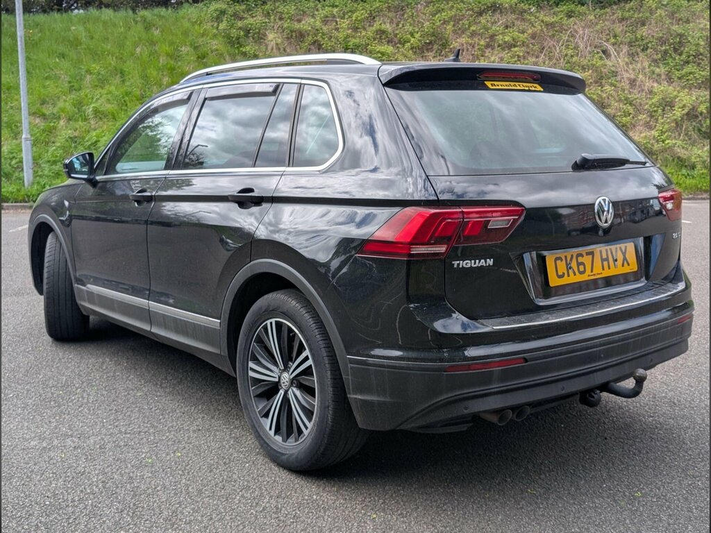 Volkswagen Tiguan 2.0 Tdi Se Euro 6 Ss CK67HVX Black #2