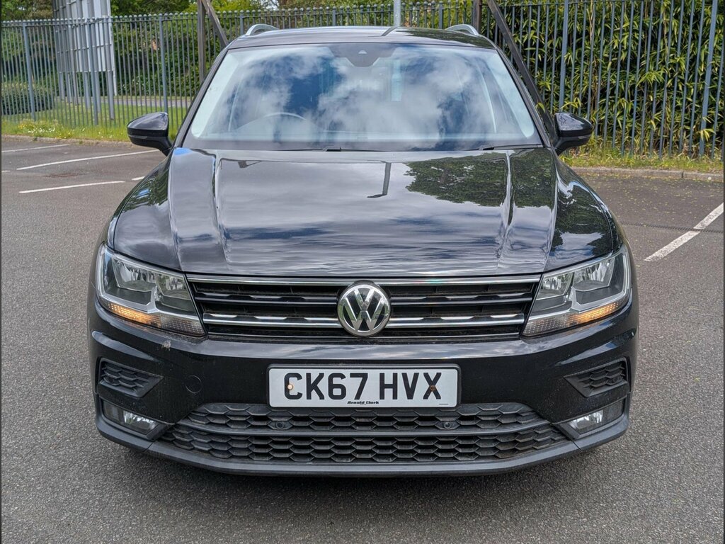 Volkswagen Tiguan 2.0 Tdi Se Euro 6 Ss CK67HVX Black #4