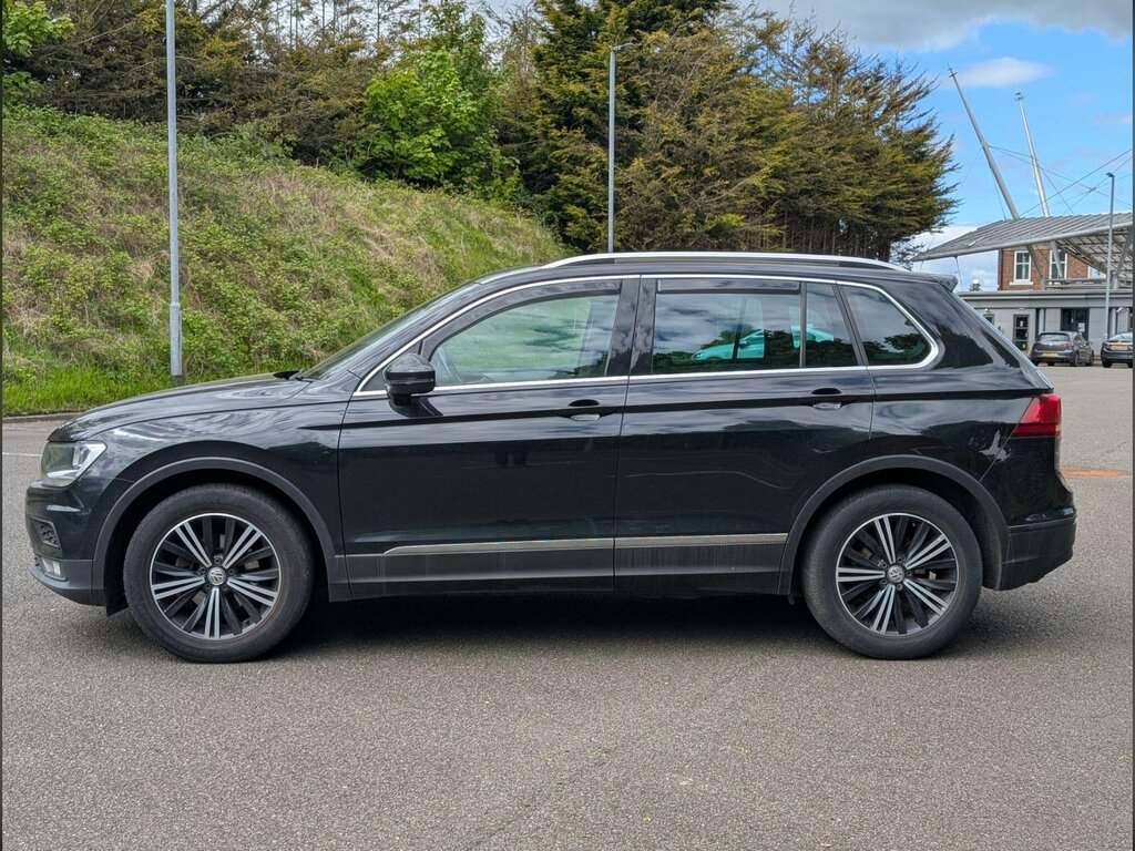 Volkswagen Tiguan 2.0 Tdi Se Euro 6 Ss CK67HVX Black #6