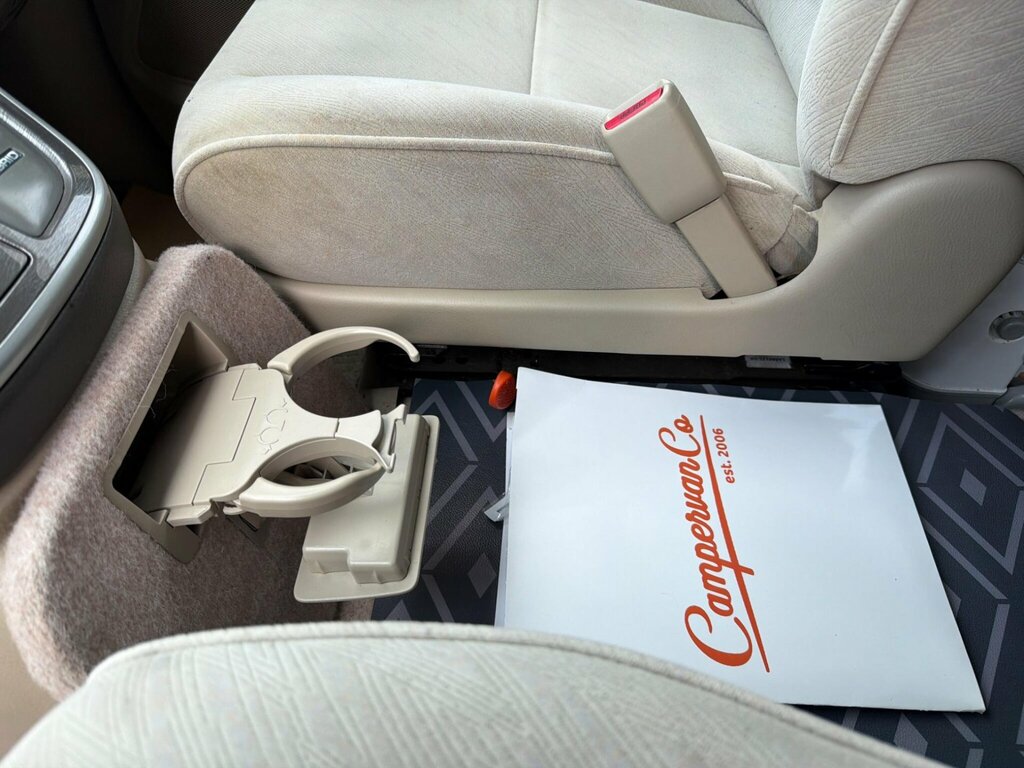 Toyota Alphard 2.4 White #18