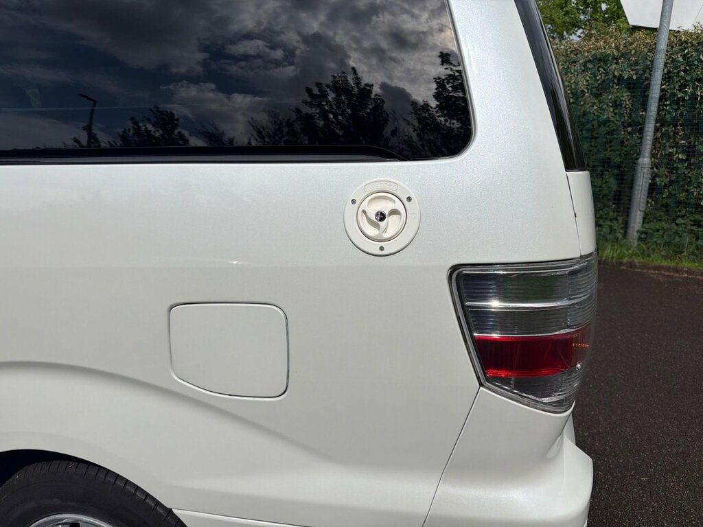 Toyota Alphard 2.4 White #21