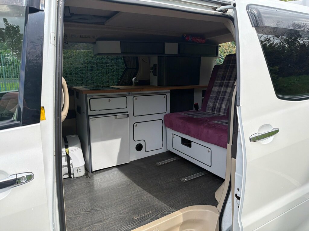 Toyota Alphard 2.4 White #30