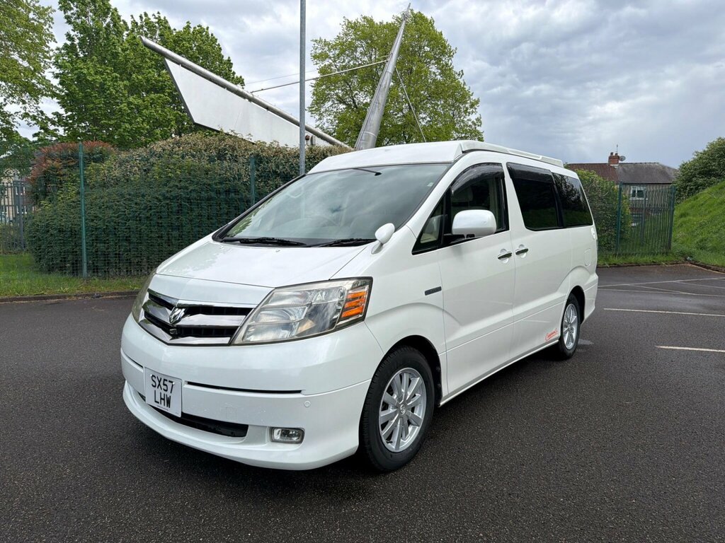 Toyota Alphard Hybrid White #4