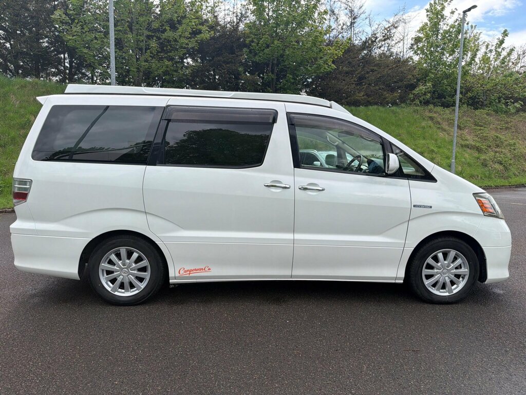 Toyota Alphard 2.4 White #9