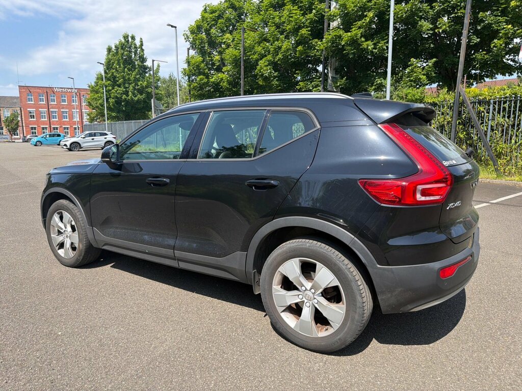 Volvo XC40 1.5 T3 Momentum Euro 6 Ss YE20KNF Black #5