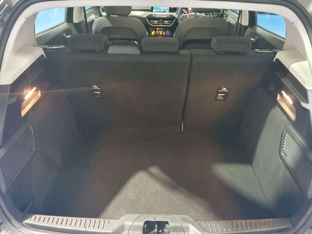 Ford Focus Hatchback YR69LJV #6