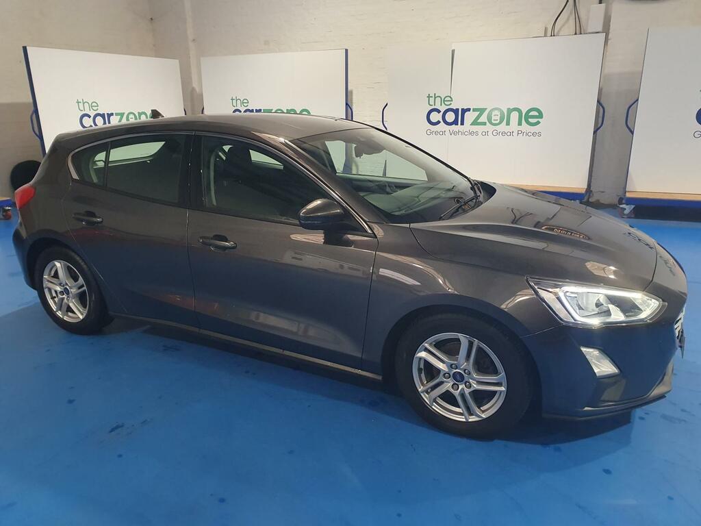 Ford Focus Hatchback YR69LJV #2