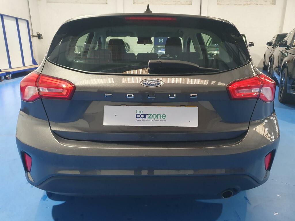 Ford Focus Hatchback YR69LJV #4