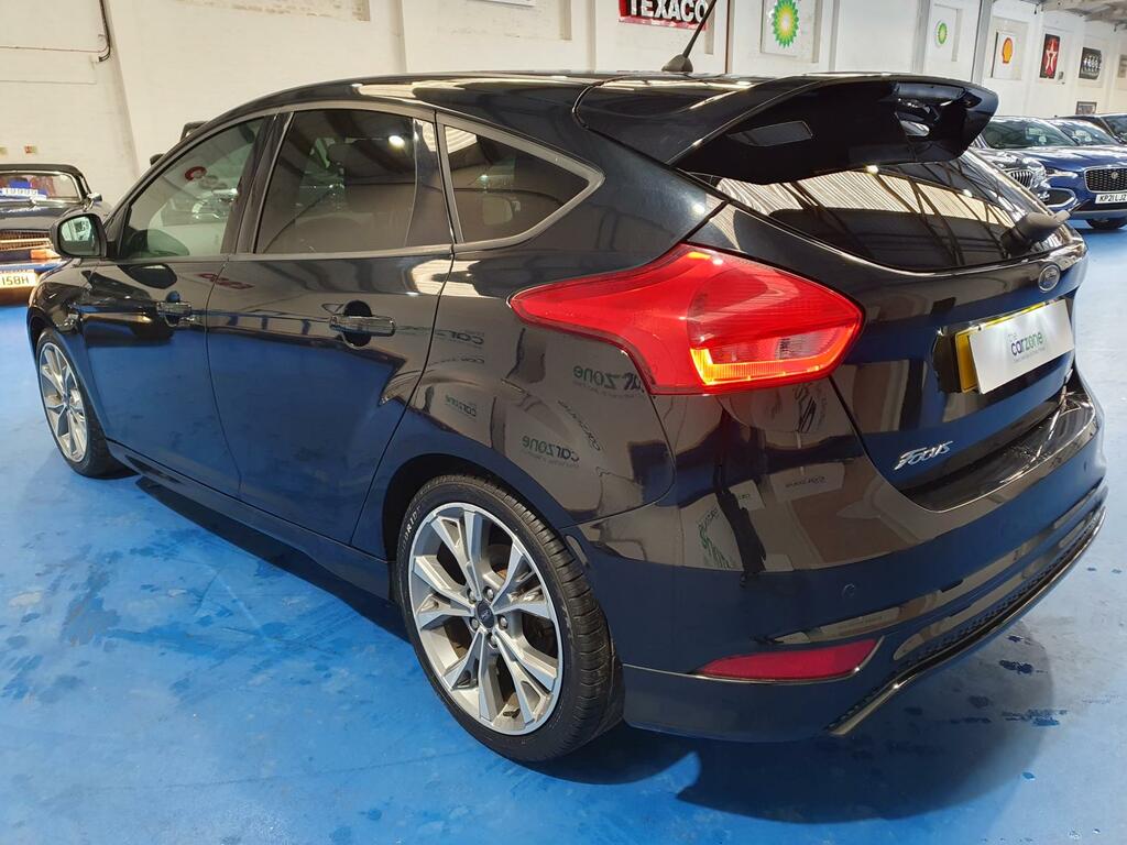 Ford Focus Hatchback YY18PCZ #5