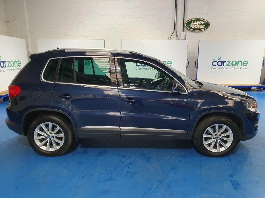 Volkswagen Tiguan Tiguan Se Tdi Bluemotion Technology 4Motion DG63VBF Blue #2